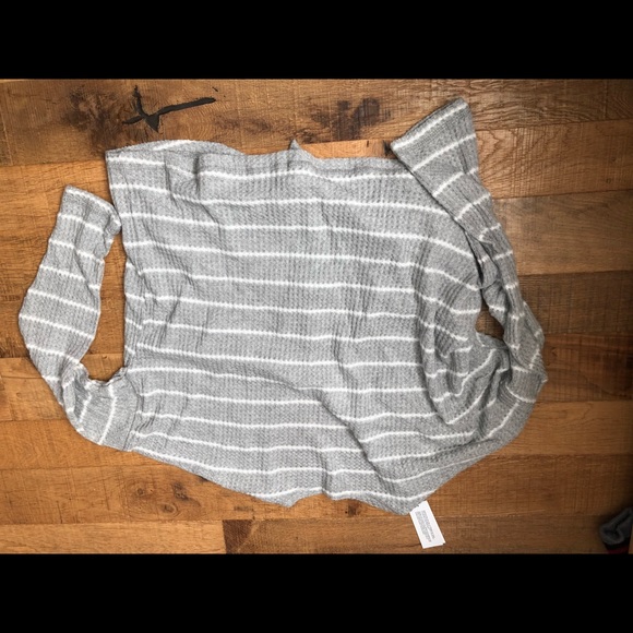 AE Tie front plush top - Picture 2 of 3